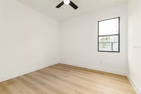 Bedroom - 2507 Fairview Ave, Seffner, FL 33584 photo 9 of 10