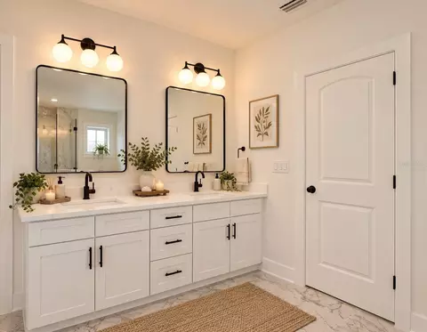 Bath - 2507 Fairview Ave, Seffner, FL 33584 photo 4 of 9