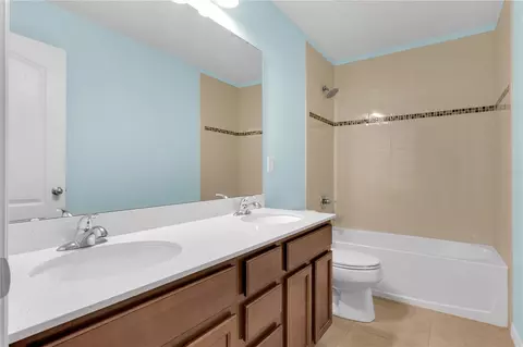 Bath - 17104 Goldcrest Loop, Clermont, FL 34714 photo 3 of 4