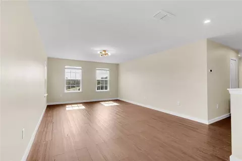 Living - 17104 Goldcrest Loop, Clermont, FL 34714 photo 5 of 6