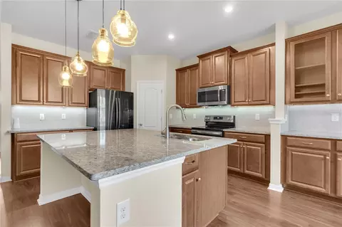Kitchen - 17104 Goldcrest Loop, Clermont, FL 34714 photo 1 of 2