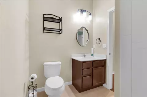 Bath - 17104 Goldcrest Loop, Clermont, FL 34714 photo 2 of 4