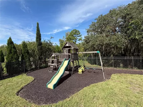 Exterior - 17104 Goldcrest Loop, Clermont, FL 34714 photo 9 of 11