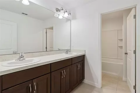 Bath - 4108 Deermoss Dr, Clermont, FL 34714 photo 2 of 3