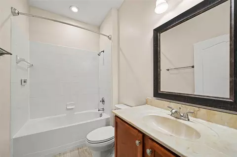 Bath - 11426 Cambray Creek Loop, Riverview, FL 33579 photo 2 of 2