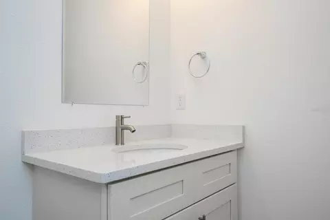 Bath - 14882 SW 24th Cir, Ocala, FL 34473 photo 7 of 7