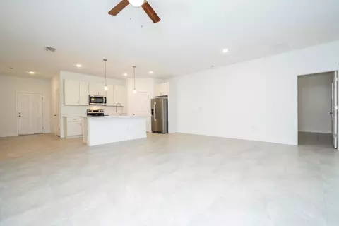 Living - 14882 SW 24th Cir, Ocala, FL 34473 photo 4 of 5