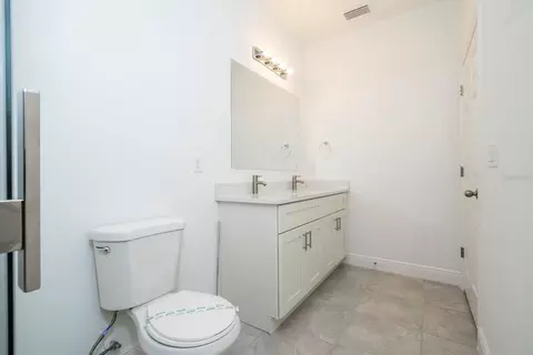 Bath - 14882 SW 24th Cir, Ocala, FL 34473 photo 4 of 7