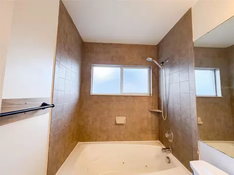 Bath - 9703 Glenpointe Dr, Riverview, FL 33569 photo 7 of 8