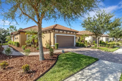8413 Alberata Vista Dr, Tampa, FL 33647