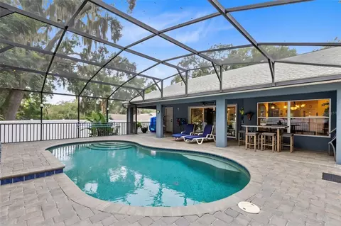 Exterior - 1206 Lakeshore Dr, Mount Dora, FL 32757 photo 4 of 10
