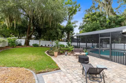 Exterior - 1206 Lakeshore Dr, Mount Dora, FL 32757 photo 8 of 10