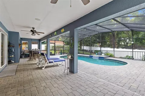 Exterior - 1206 Lakeshore Dr, Mount Dora, FL 32757 photo 6 of 10
