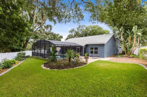 Exterior - 1206 Lakeshore Dr, Mount Dora, FL 32757 photo 7 of 10