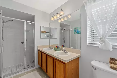 Bath - 10828 Crescent Ridge Loop, Clermont, FL 34711 photo 1 of 2