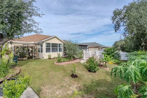 Exterior - 10828 Crescent Ridge Loop, Clermont, FL 34711 photo 7 of 10