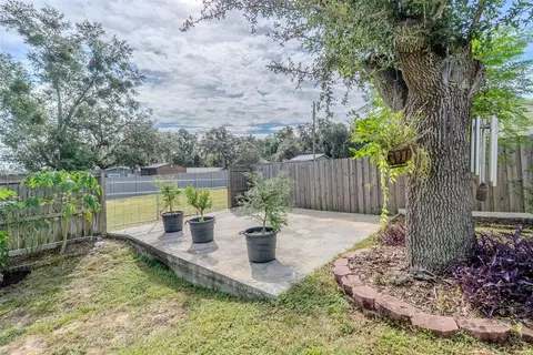 Exterior - 10828 Crescent Ridge Loop, Clermont, FL 34711 photo 9 of 10