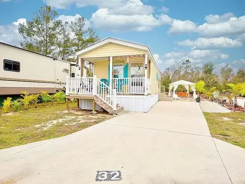 32 Grassy Lake Cir, Lake Placid, FL 33852