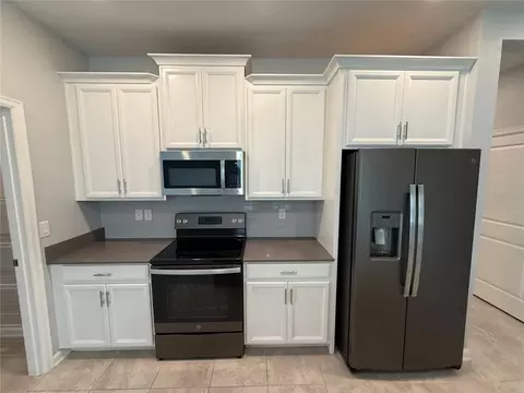 Kitchen - 3417 Sagebrush St, Saint Cloud, FL 34773 photo 2 of 3