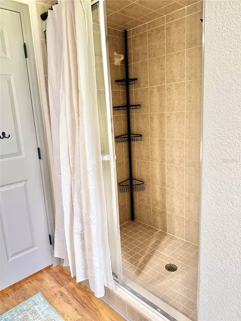 Bath - 4100 SE 53rd Ct, Ocala, FL 34480 photo 3 of 6
