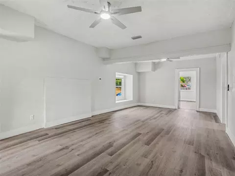 Living - 827 Avenue O SW, Winter Haven, FL 33880 photo 3 of 4