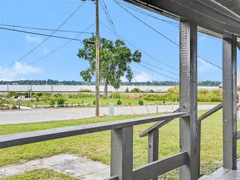 Exterior - 827 Avenue O SW, Winter Haven, FL 33880 photo 2 of 3