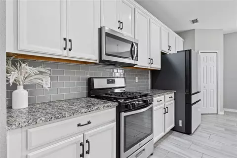 Kitchen - 2832 Sugar Magnolia Dr, Ocoee, FL 34761 photo 5 of 5