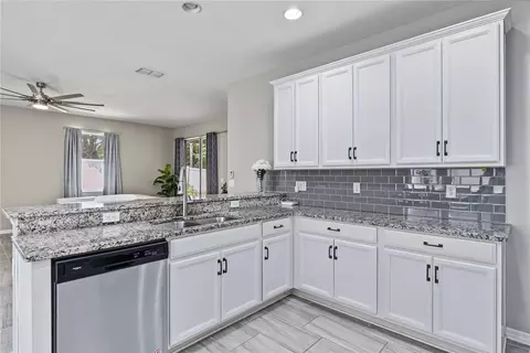 Kitchen - 2832 Sugar Magnolia Dr, Ocoee, FL 34761 photo 4 of 5