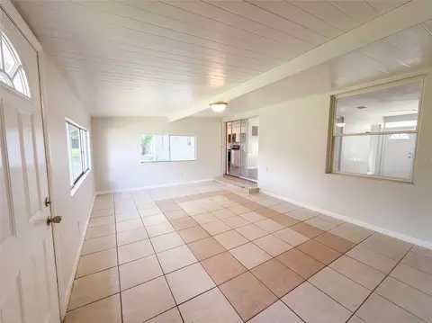 Living - 411 W Seminole Ave, Eustis, FL 32726 photo 4 of 9