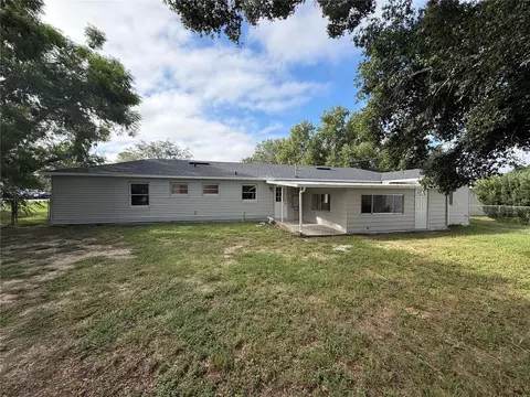 Exterior - 411 W Seminole Ave, Eustis, FL 32726 photo 2 of 2