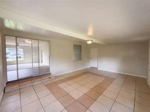 Living - 411 W Seminole Ave, Eustis, FL 32726 photo 3 of 9