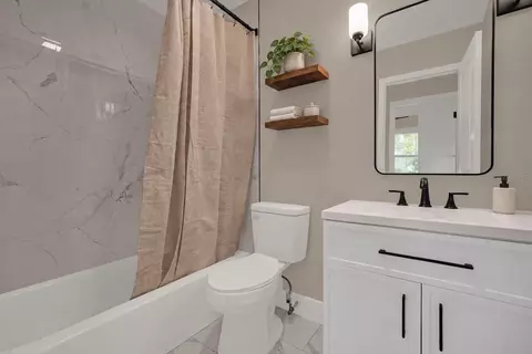Bath - 489 Picwood Ct, Ocoee, FL 34761 photo 1 of 2