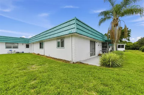 205 Kings Blvd #67, Sun City Center, FL 33573