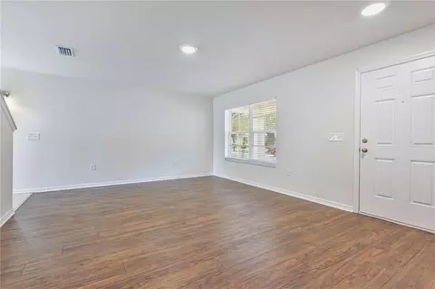 Living - 10332 Summerview Cir, Riverview, FL 33578 photo 2 of 4