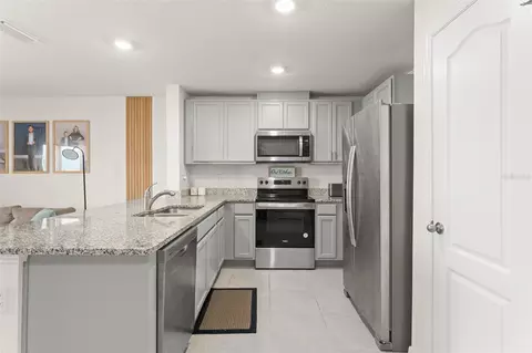 Kitchen - 2834 Brie Hammock Bnd, Saint Cloud, FL 34773 photo 3 of 4