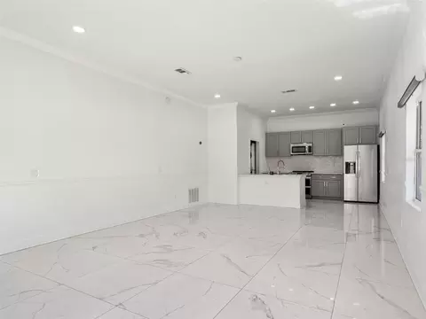 Living - 1 Cunningham Ln, Debary, FL 32713 photo 6 of 12