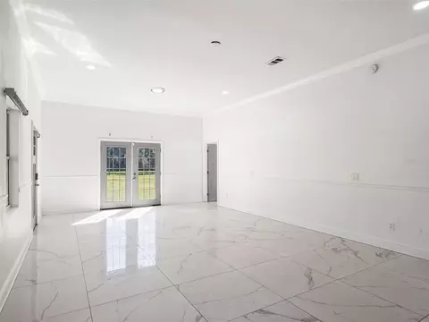 Living - 1 Cunningham Ln, Debary, FL 32713 photo 8 of 12