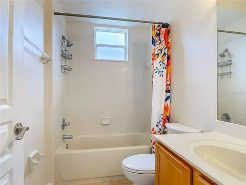 Bath - 5028 Coveview Dr, Saint Cloud, FL 34771 photo 6 of 6