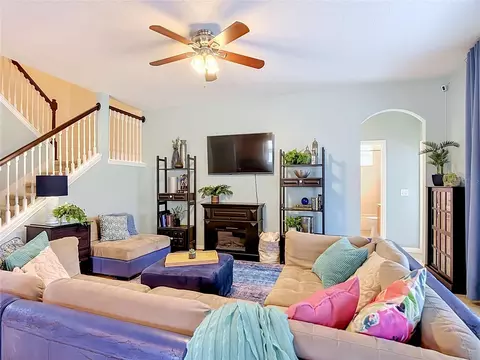 Living - 5028 Coveview Dr, Saint Cloud, FL 34771 photo 2 of 8