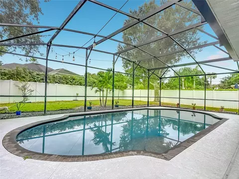 Exterior - 5028 Coveview Dr, Saint Cloud, FL 34771 photo 8 of 10