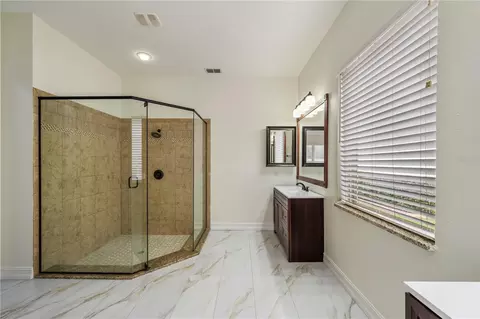 Bath - 7231 Sangalla Dr, Windermere, FL 34786 photo 2 of 8