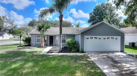 Exterior - 5055 Water Wheel Ct, Ocoee, FL 34761 photo 5 of 17
