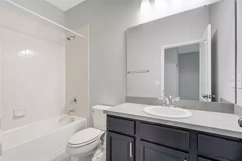 Bath - 5201 Appenine Loop E, Saint Cloud, FL 34771 photo 2 of 4