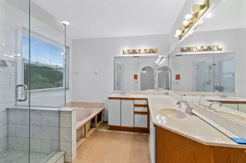 Bath - 2704 Estep Ct, Ocoee, FL 34761 photo 2 of 3
