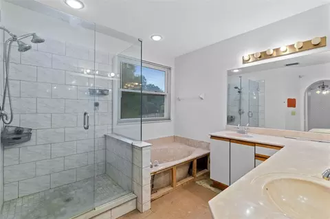 Bath - 2704 Estep Ct, Ocoee, FL 34761 photo 1 of 3