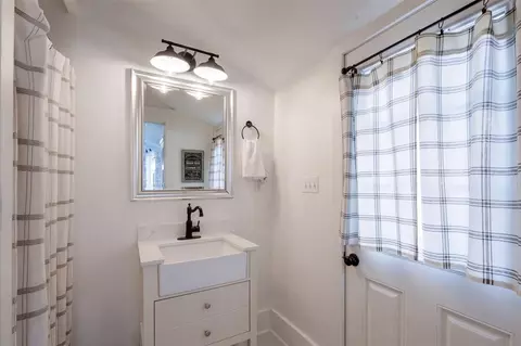 Bath - 1901 10th St, Saint Cloud, FL 34769 photo 3 of 3