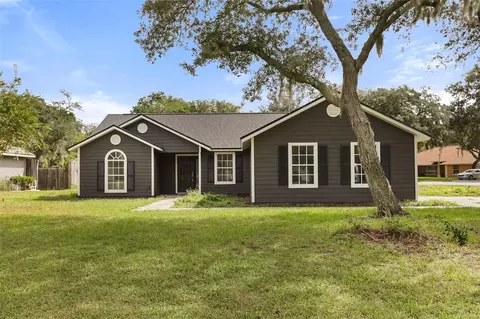32930 Indian Woods Dr, Leesburg, FL 34788