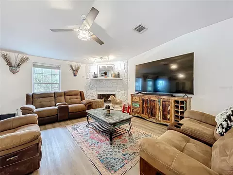 Living - 21320 Paradise Way, Eustis, FL 32736 photo 2 of 5