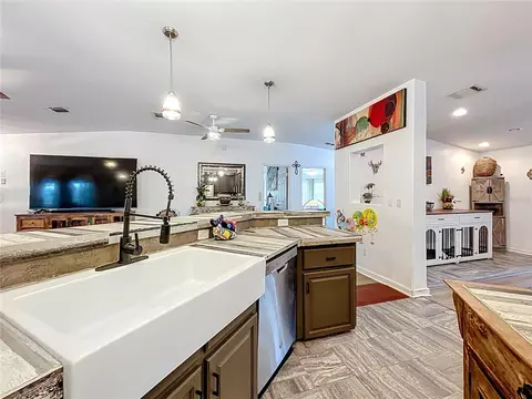 Kitchen - 21320 Paradise Way, Eustis, FL 32736 photo 9 of 11