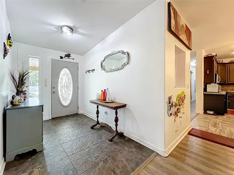 Entry Way - 21320 Paradise Way, Eustis, FL 32736 photo 2 of 5